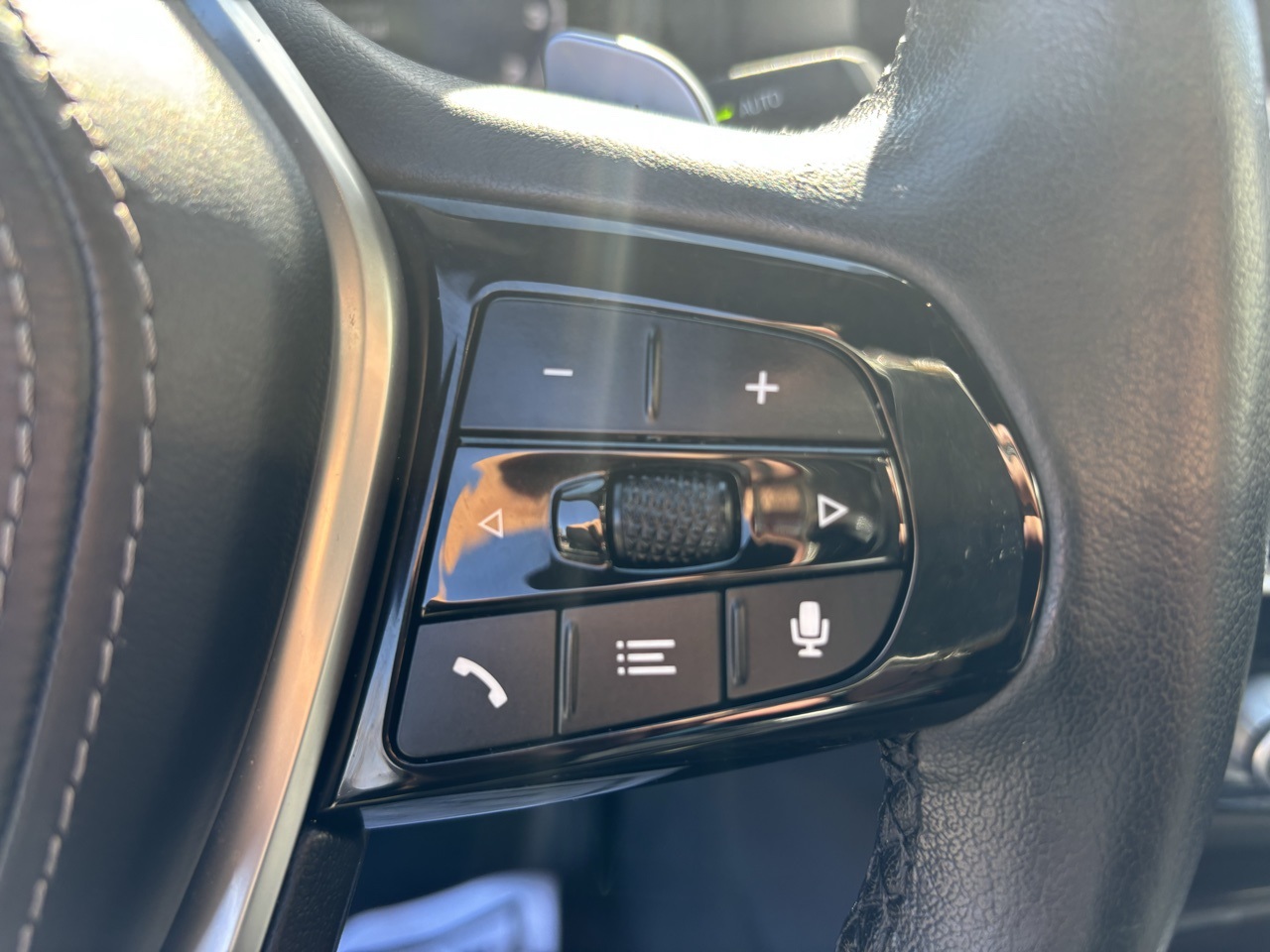 Vehicle image 11 of 20
