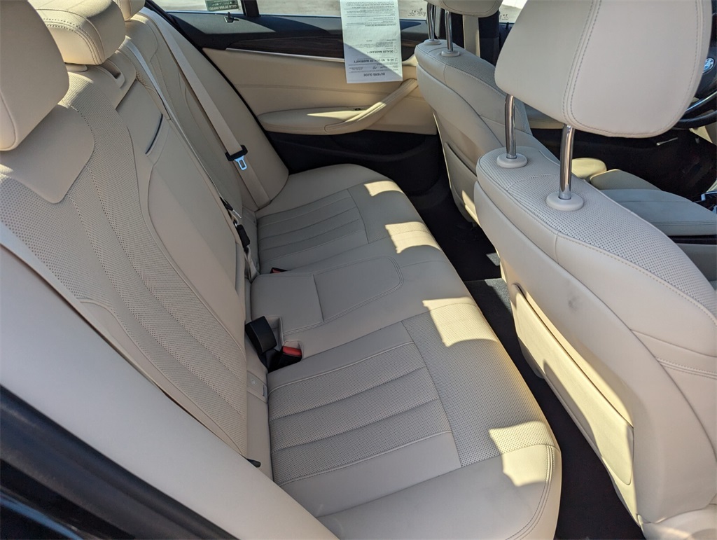 Vehicle image 13 of 30