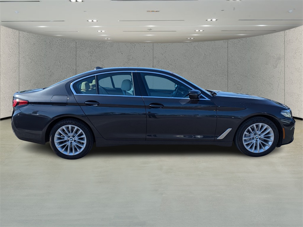 Vehicle image 4 of 30