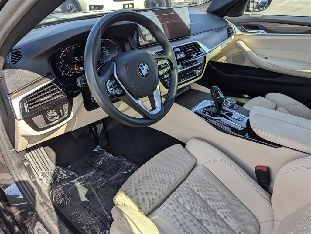 Vehicle image 23 of 30