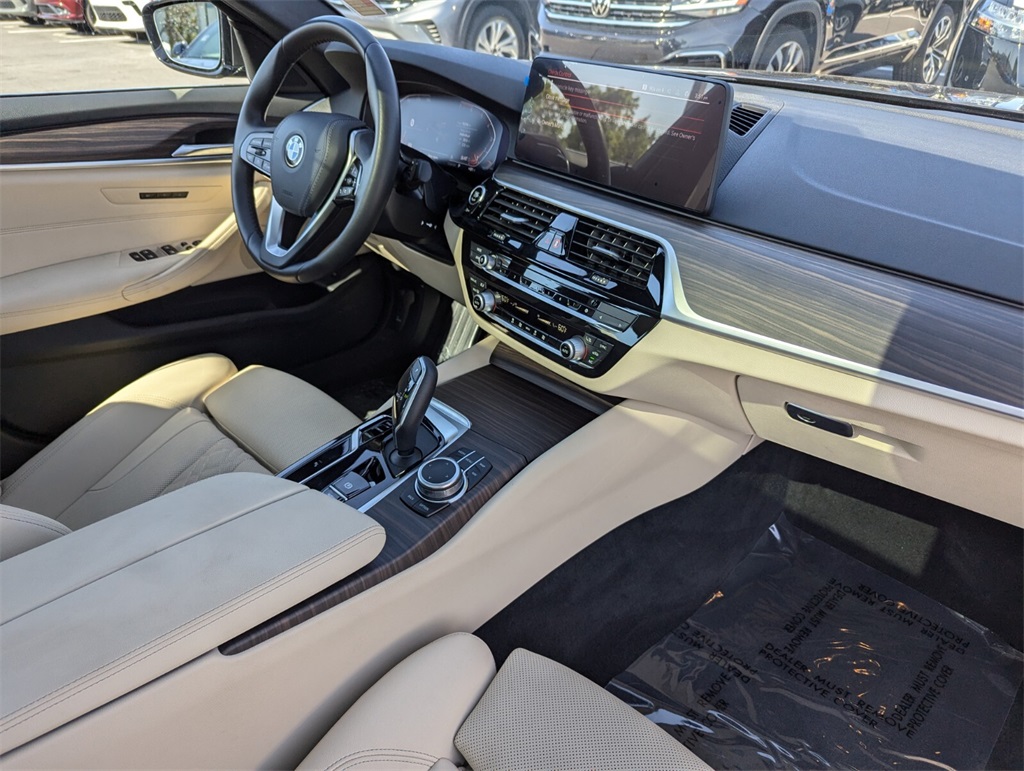 Vehicle image 9 of 30