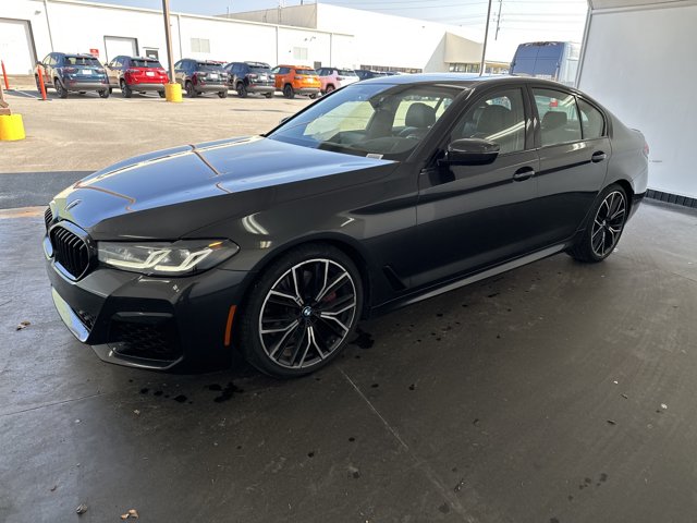 2022 BMW 5 Series M550i xDrive Image 1 of 33