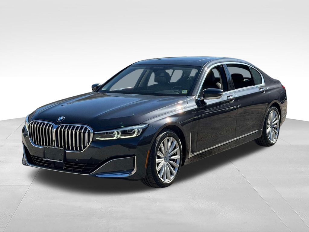 2022 BMW 7 Series 740i xDrive Image 1 of 32