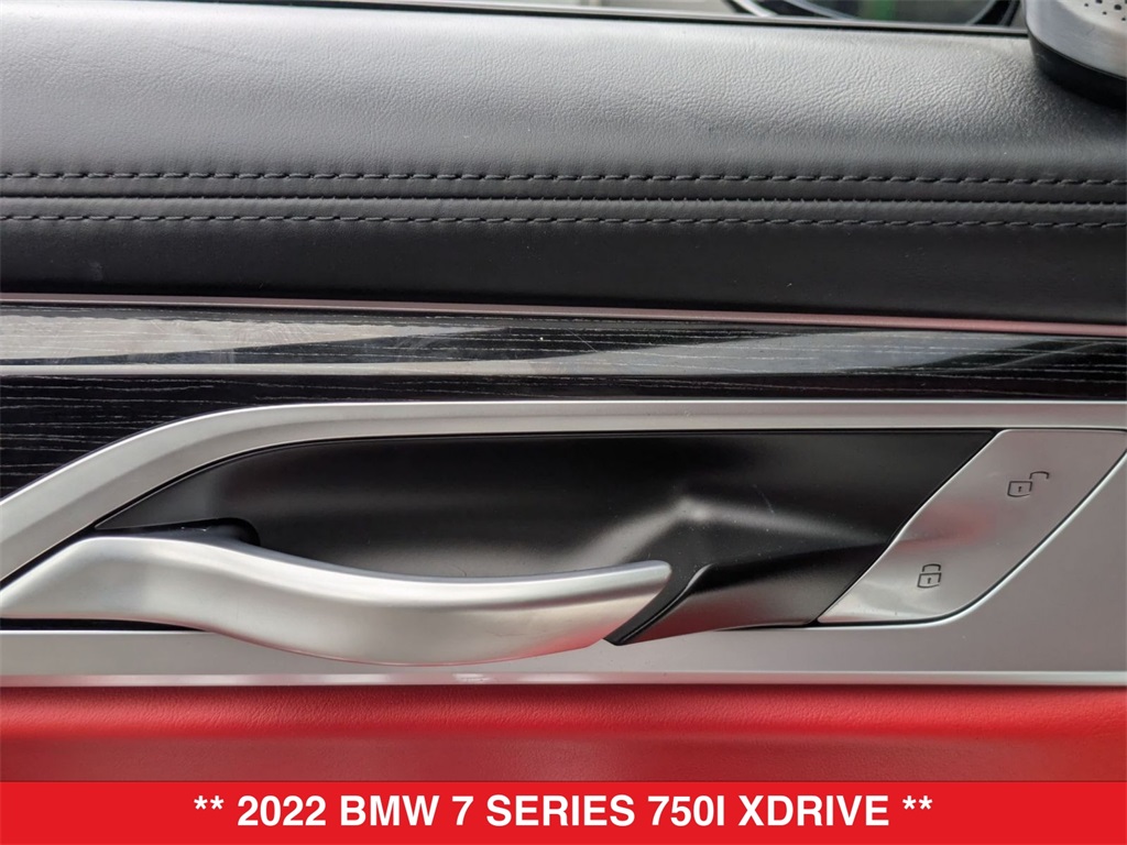 Vehicle image 34 of 43