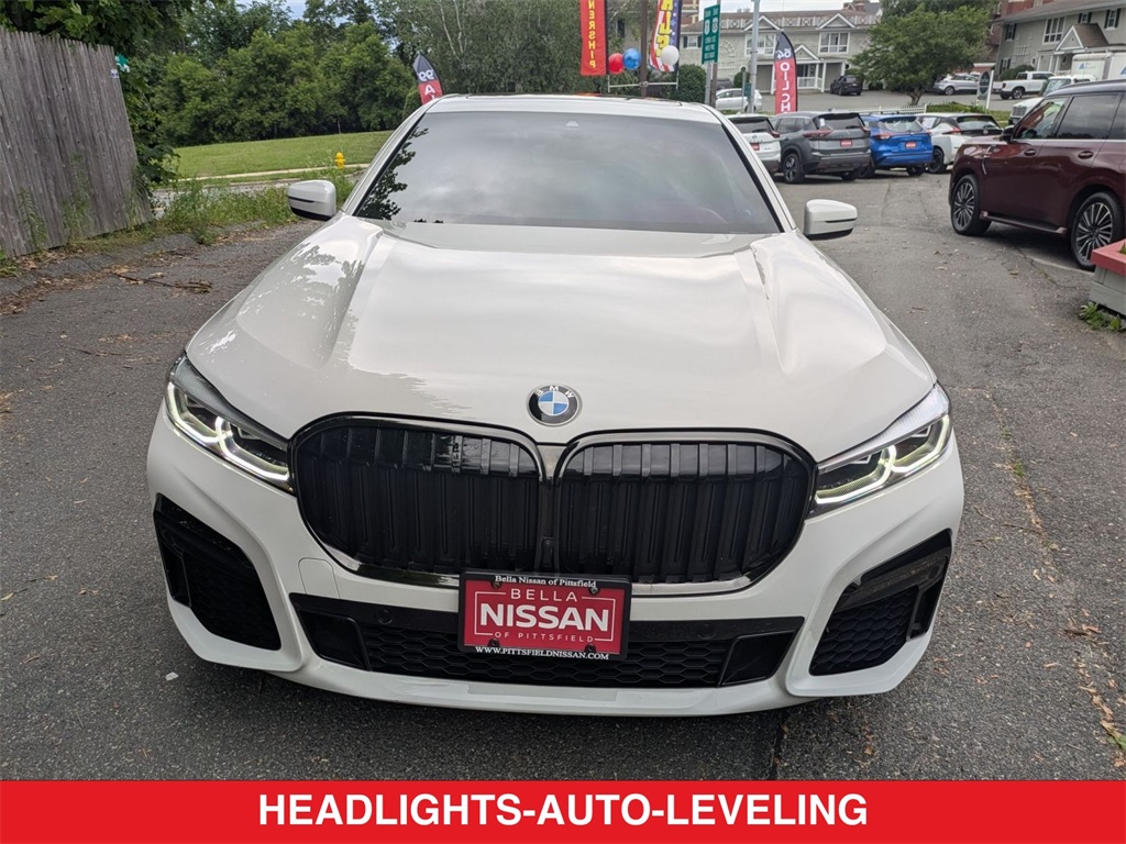 Vehicle image 10 of 43