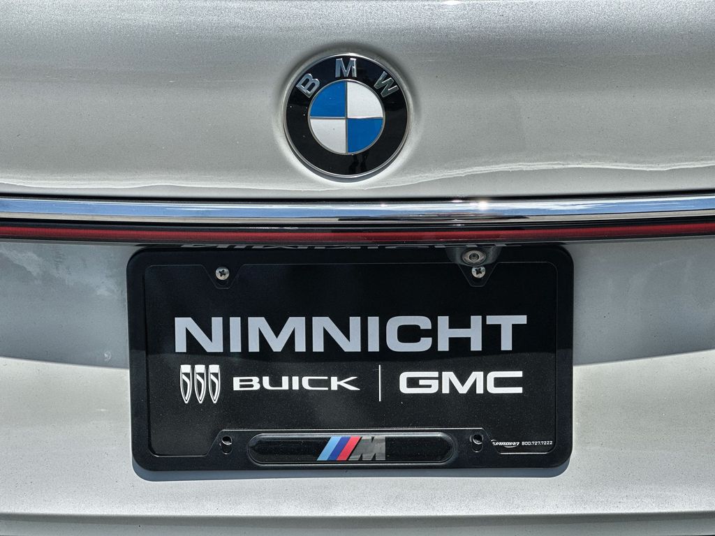 Vehicle image 33 of 36