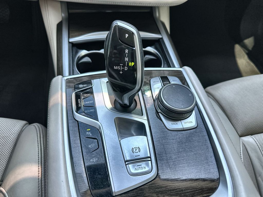 Vehicle image 16 of 36