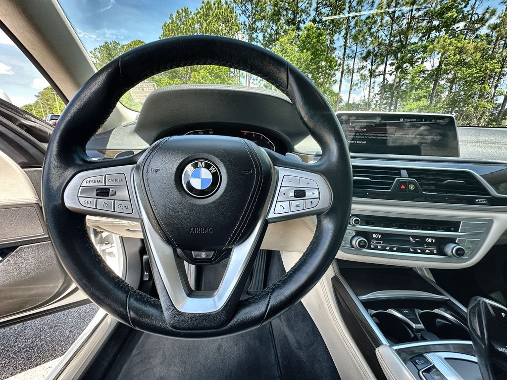 Vehicle image 11 of 36