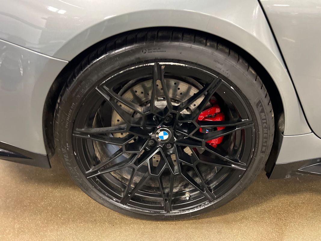 Vehicle image 34 of 116
