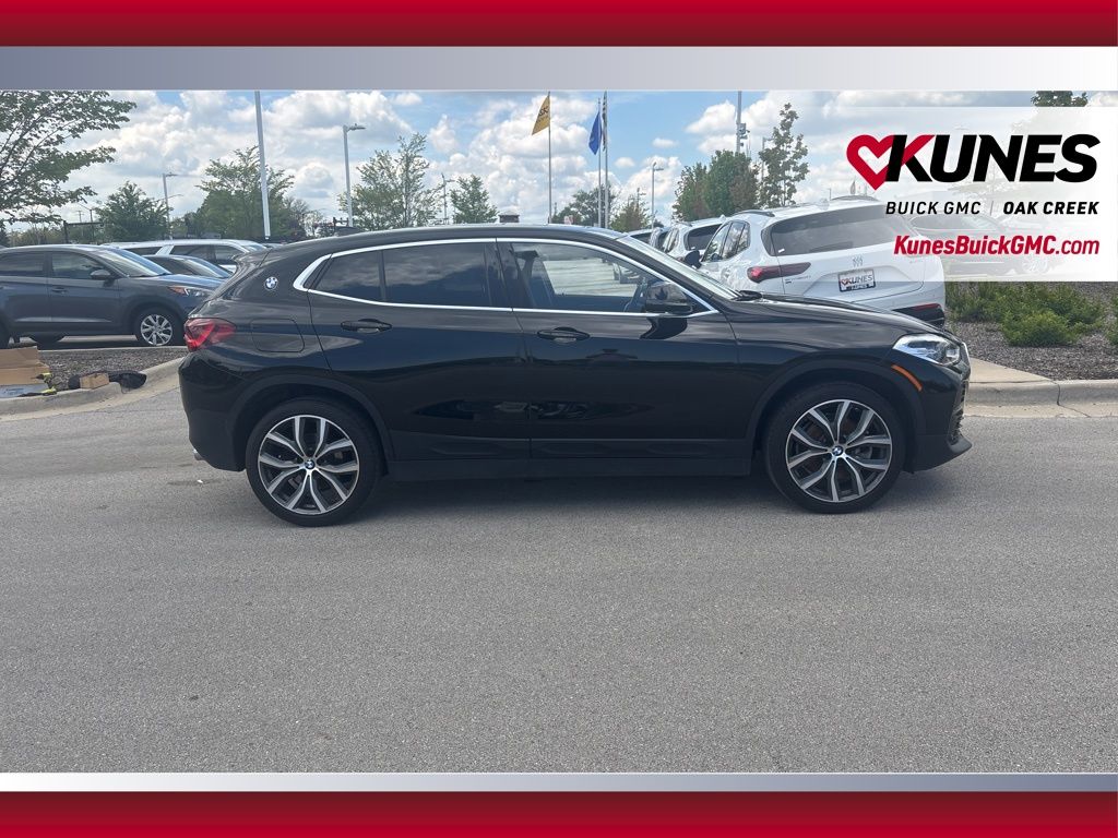 Vehicle image 4 of 20