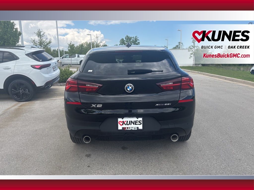 Vehicle image 5 of 20