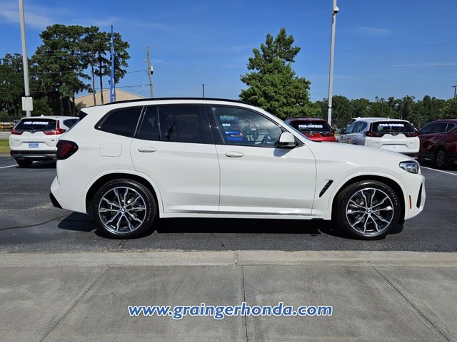 Vehicle image 4 of 23