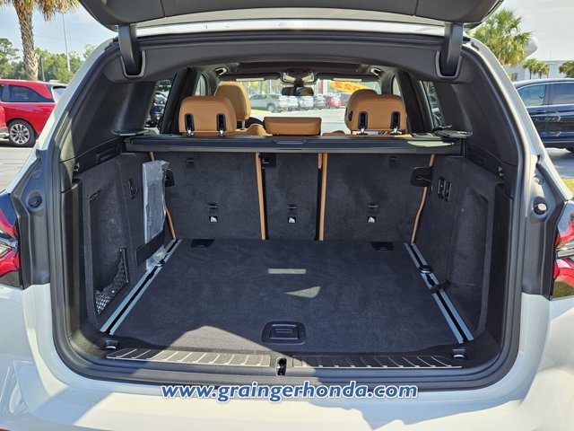 Vehicle image 10 of 23
