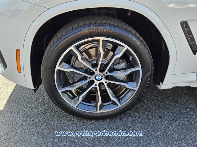 Vehicle image 9 of 23