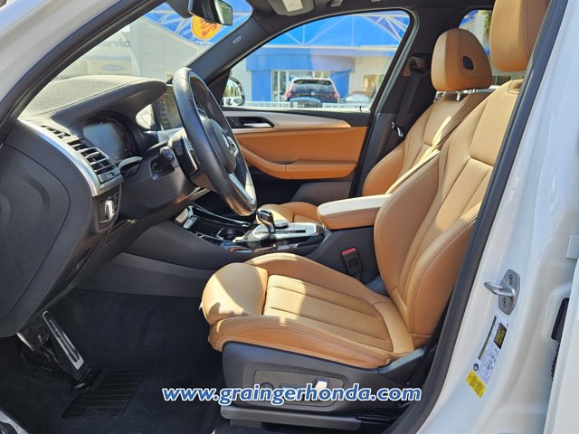 Vehicle image 11 of 23