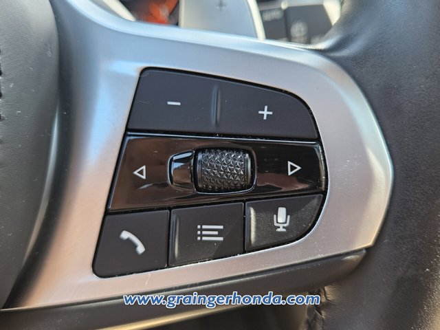 Vehicle image 21 of 23