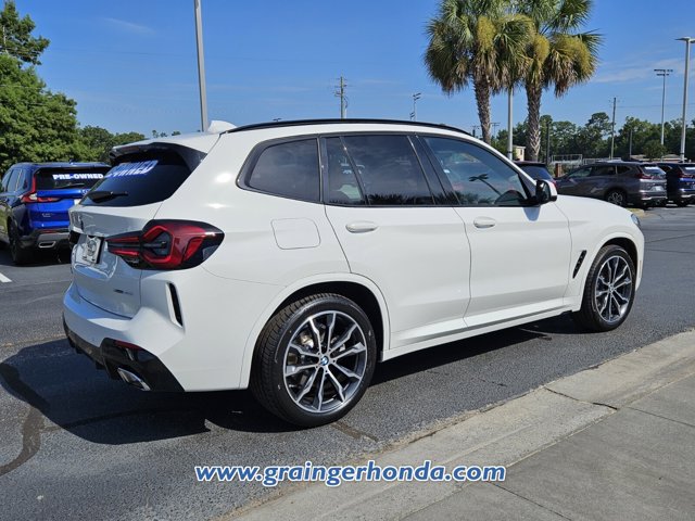 Vehicle image 5 of 23