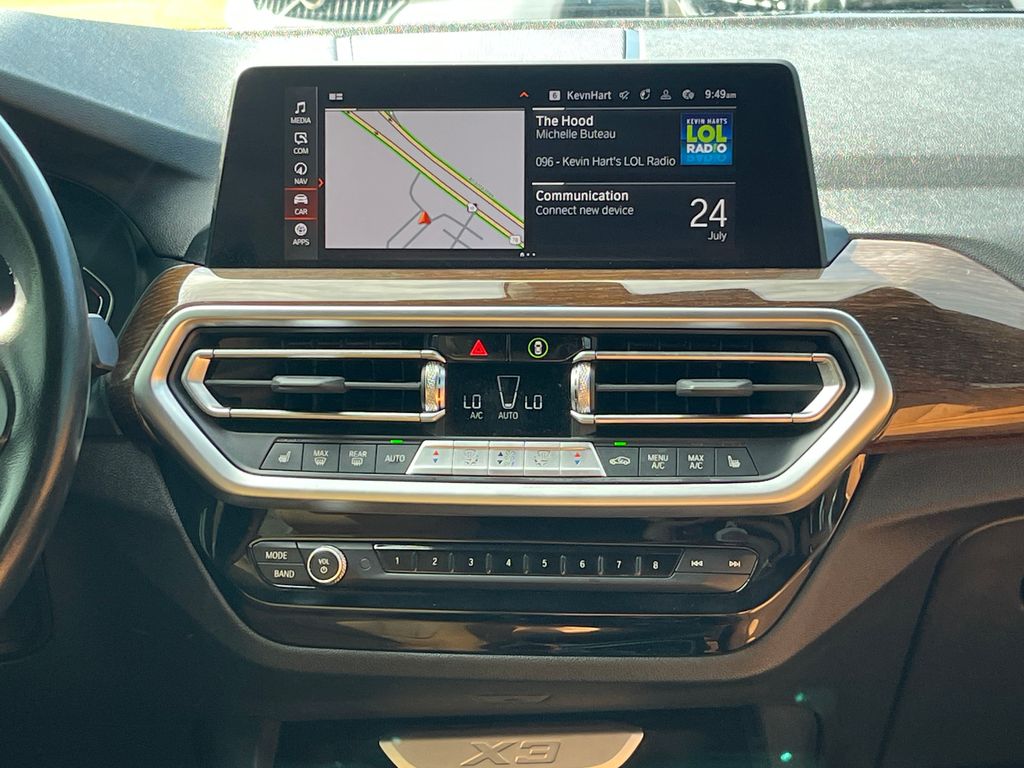 Vehicle image 21 of 35