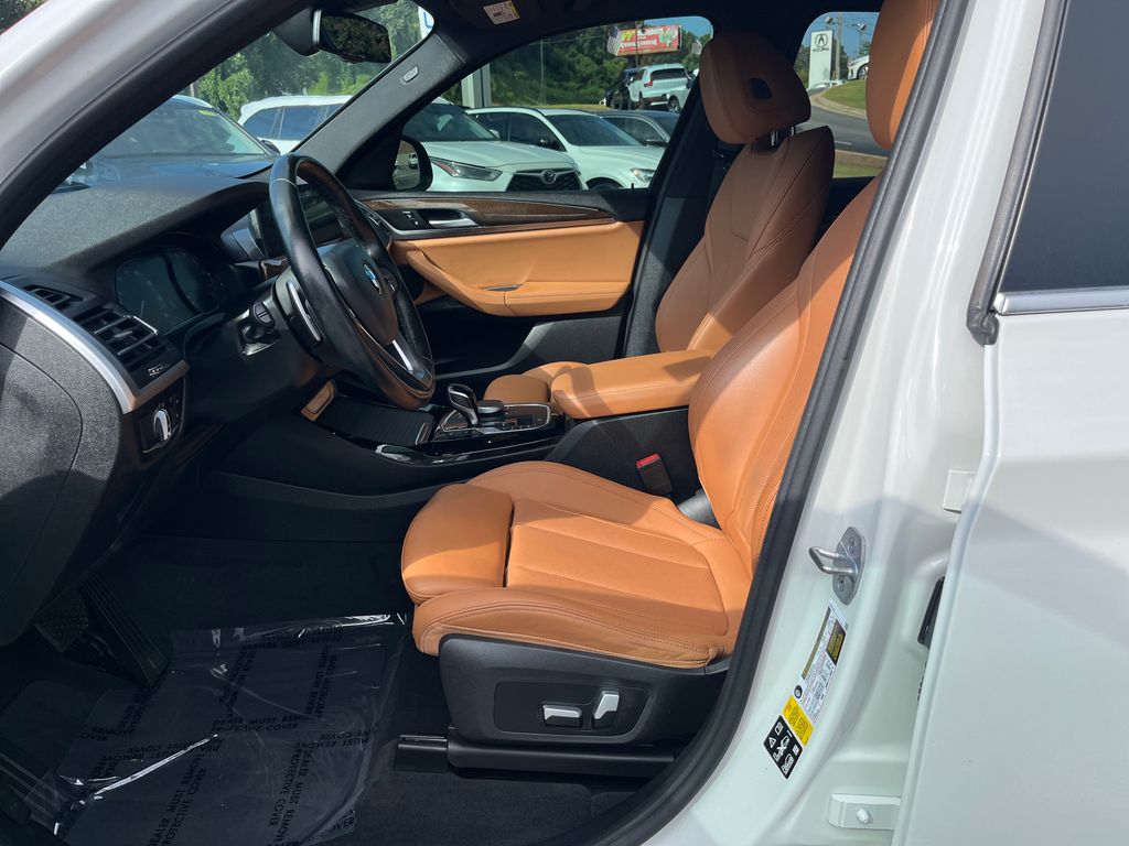 Vehicle image 13 of 35