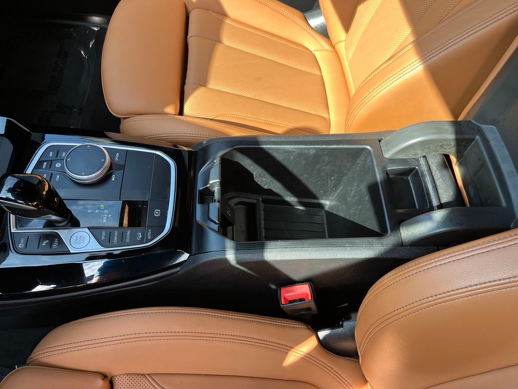 Vehicle image 24 of 35