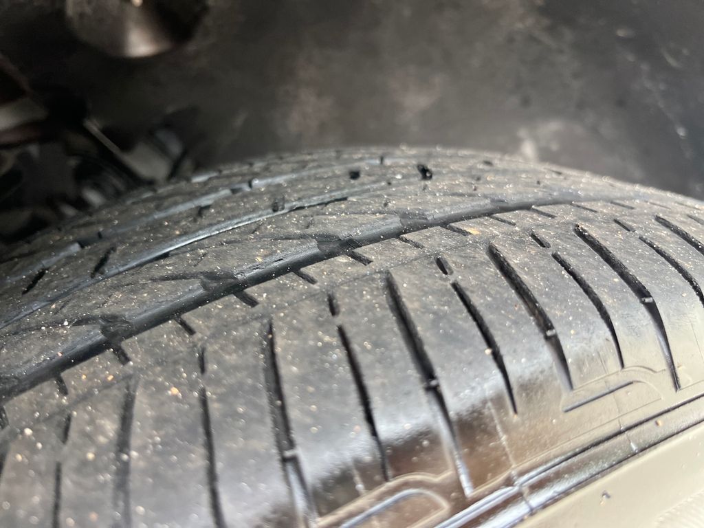 Vehicle image 33 of 35