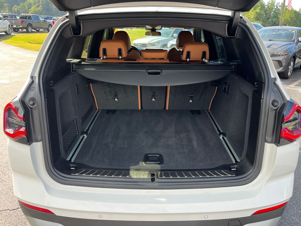 Vehicle image 11 of 35