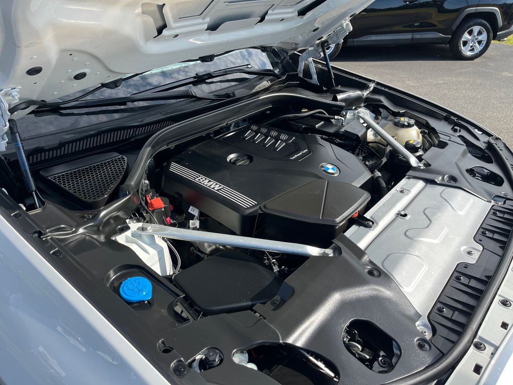 Vehicle image 9 of 35