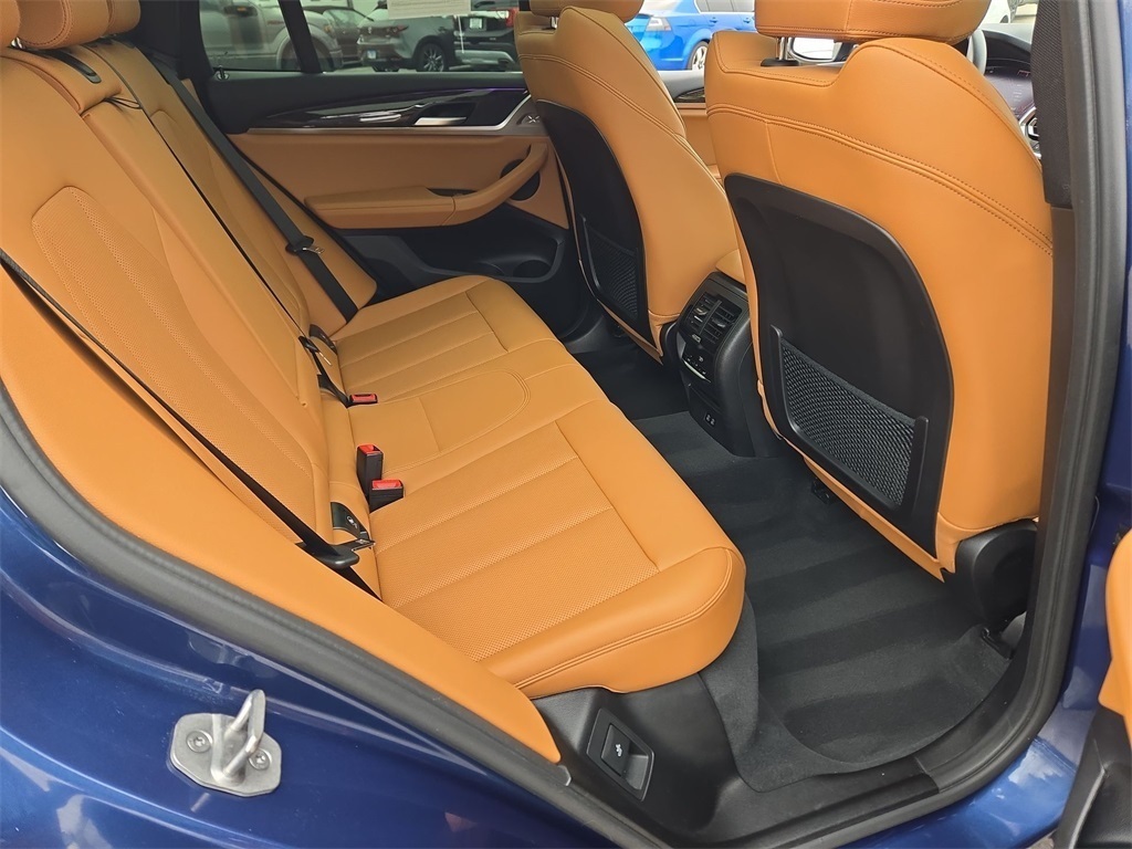 Vehicle image 13 of 35