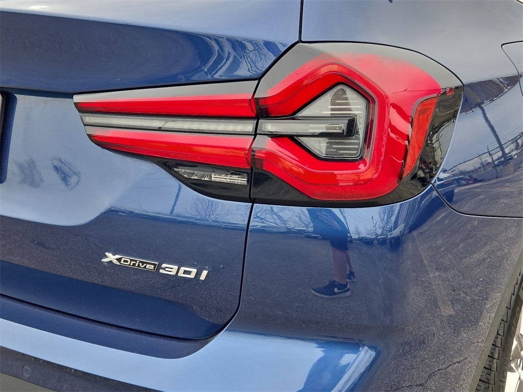 Vehicle image 28 of 35