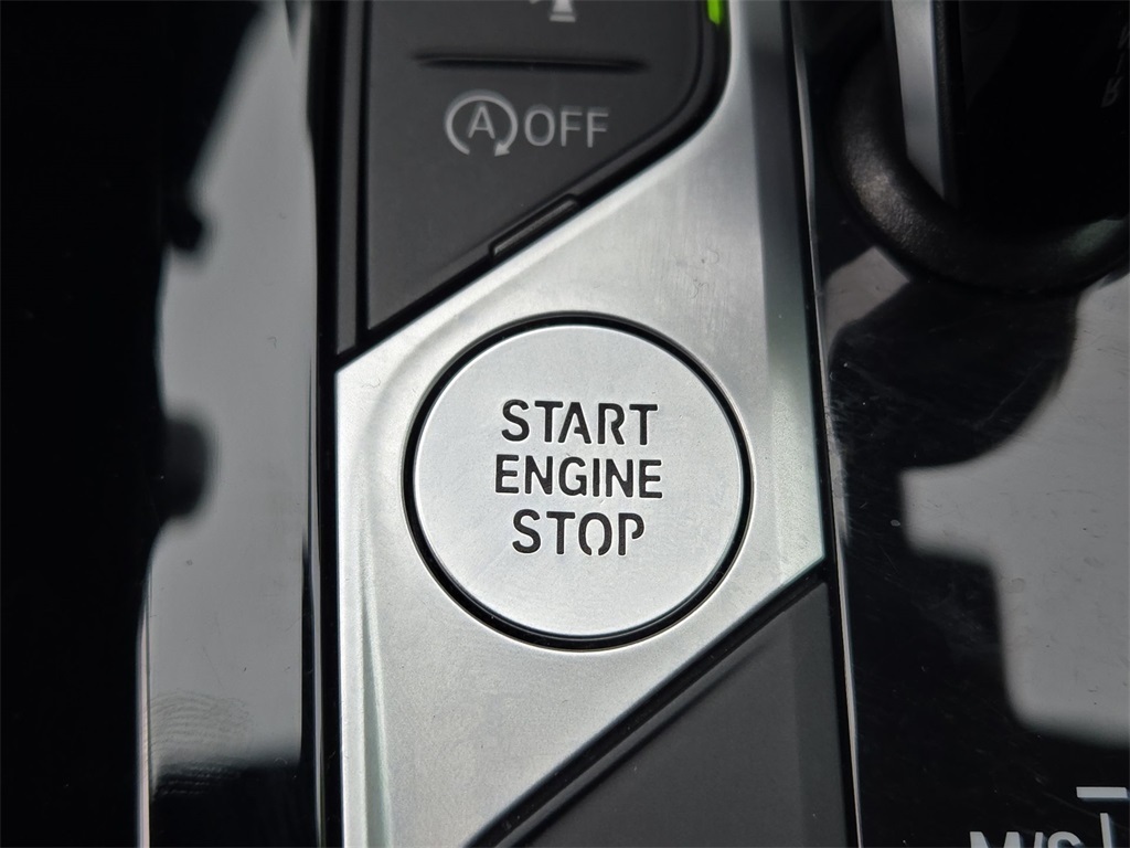 Vehicle image 27 of 35