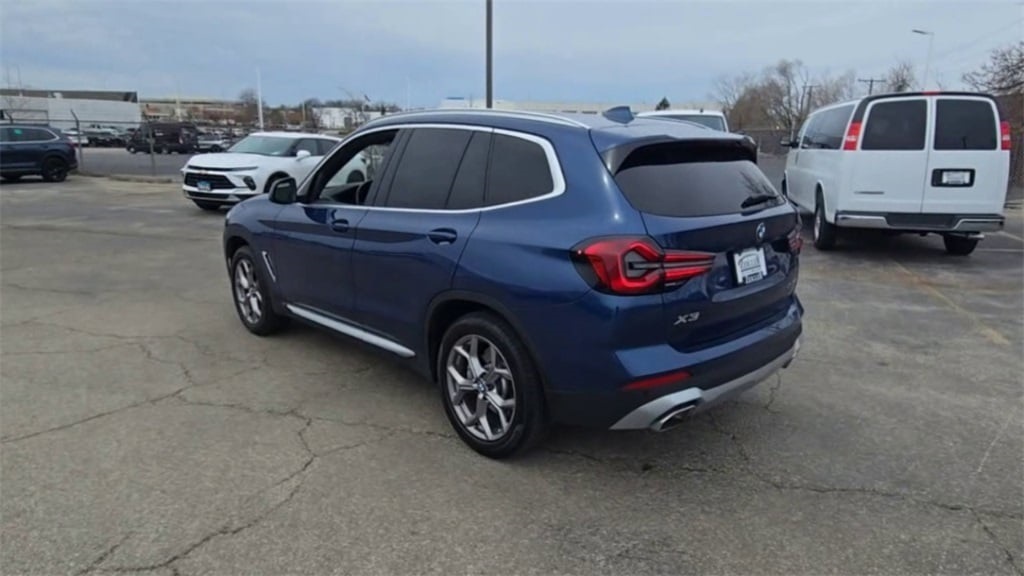 Vehicle image 8 of 35