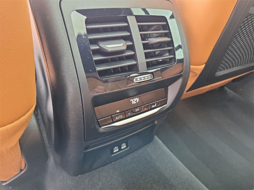 Vehicle image 29 of 35