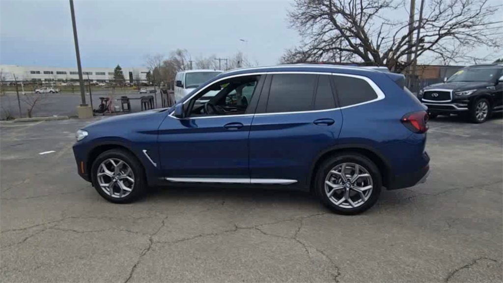 Vehicle image 9 of 35