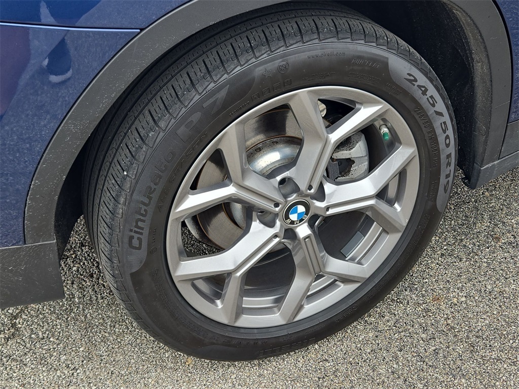 Vehicle image 11 of 35