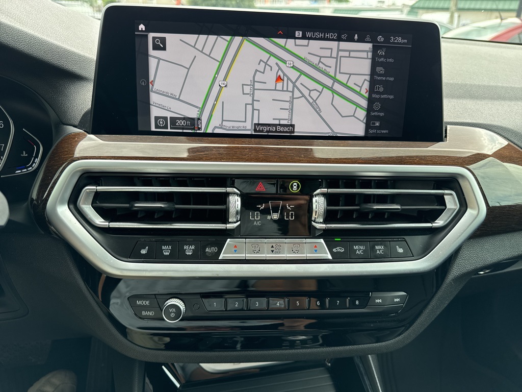 Vehicle image 11 of 28