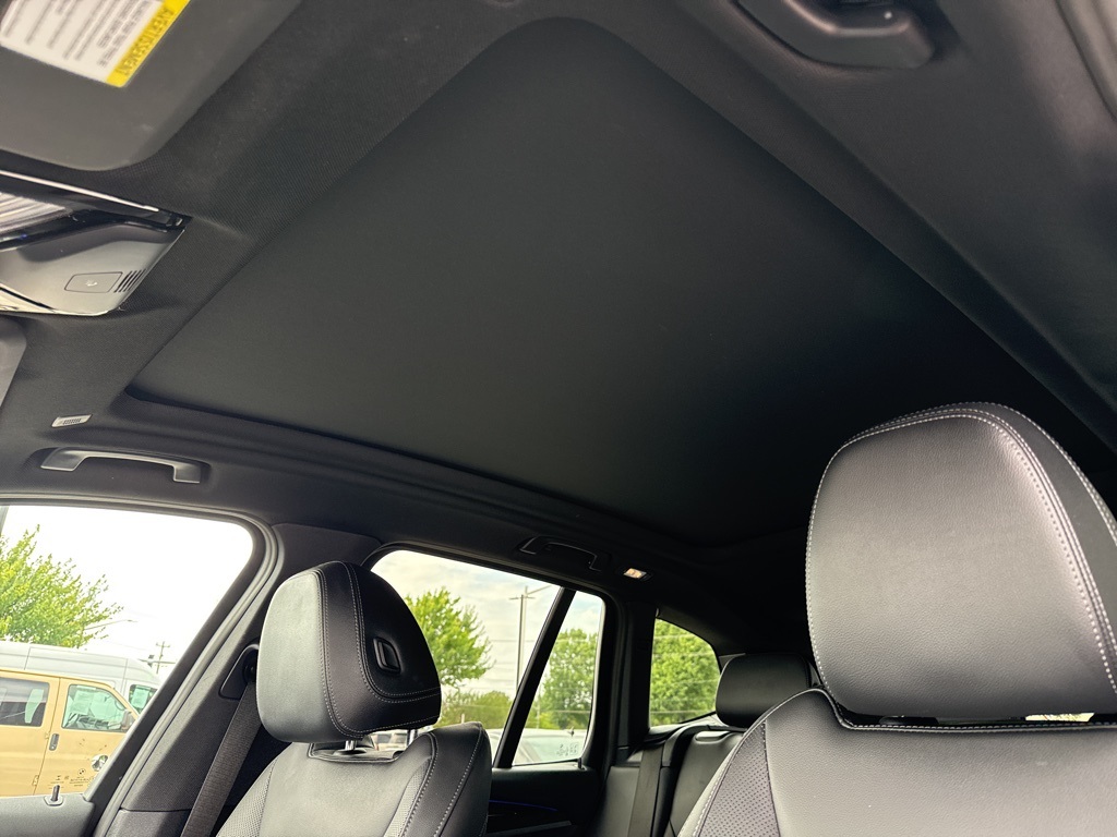 Vehicle image 8 of 28
