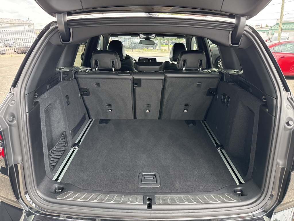 Vehicle image 18 of 28