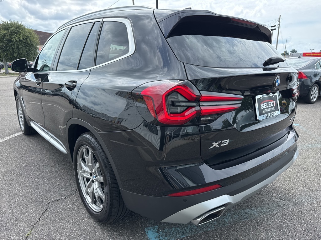Vehicle image 4 of 28