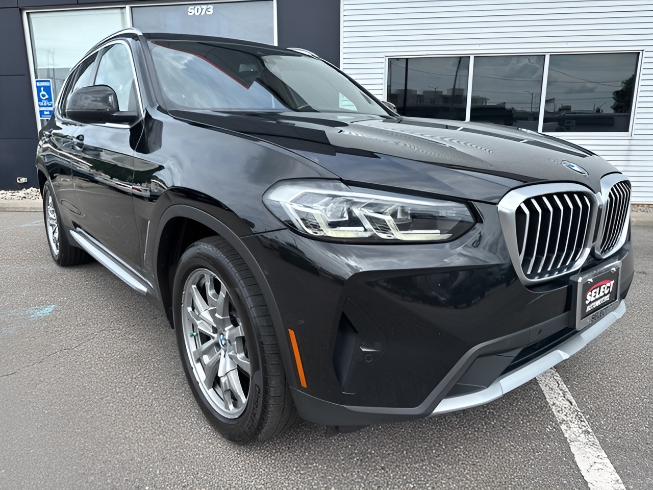 Vehicle image 26 of 28