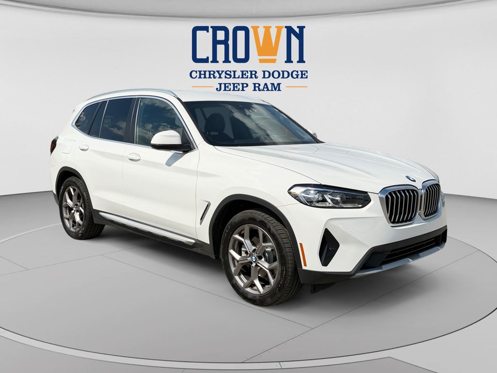 2022 BMW X3 xDrive30i Image 3 of 27