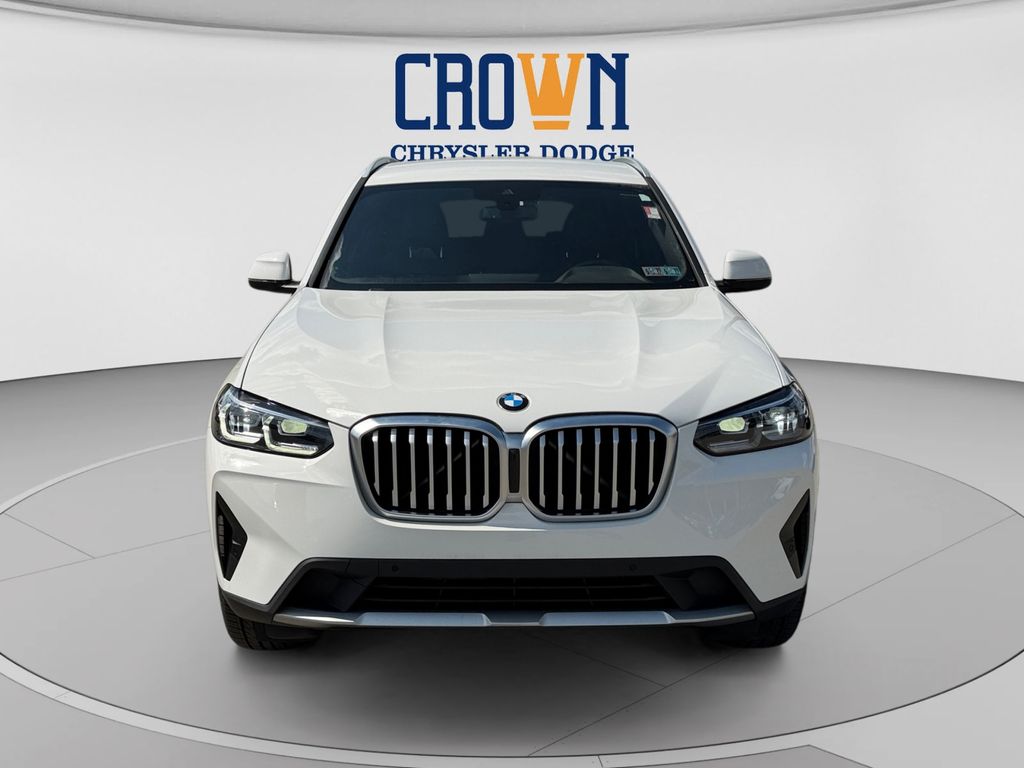 2022 BMW X3 xDrive30i Image 2 of 27