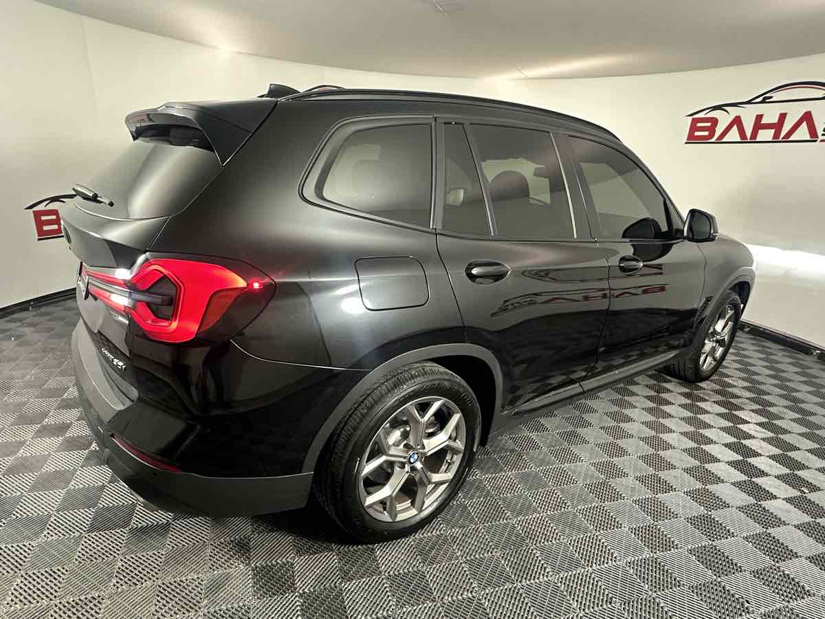 Vehicle image 10 of 49