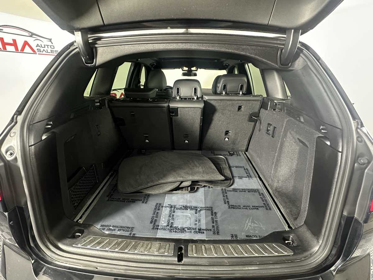 Vehicle image 21 of 49