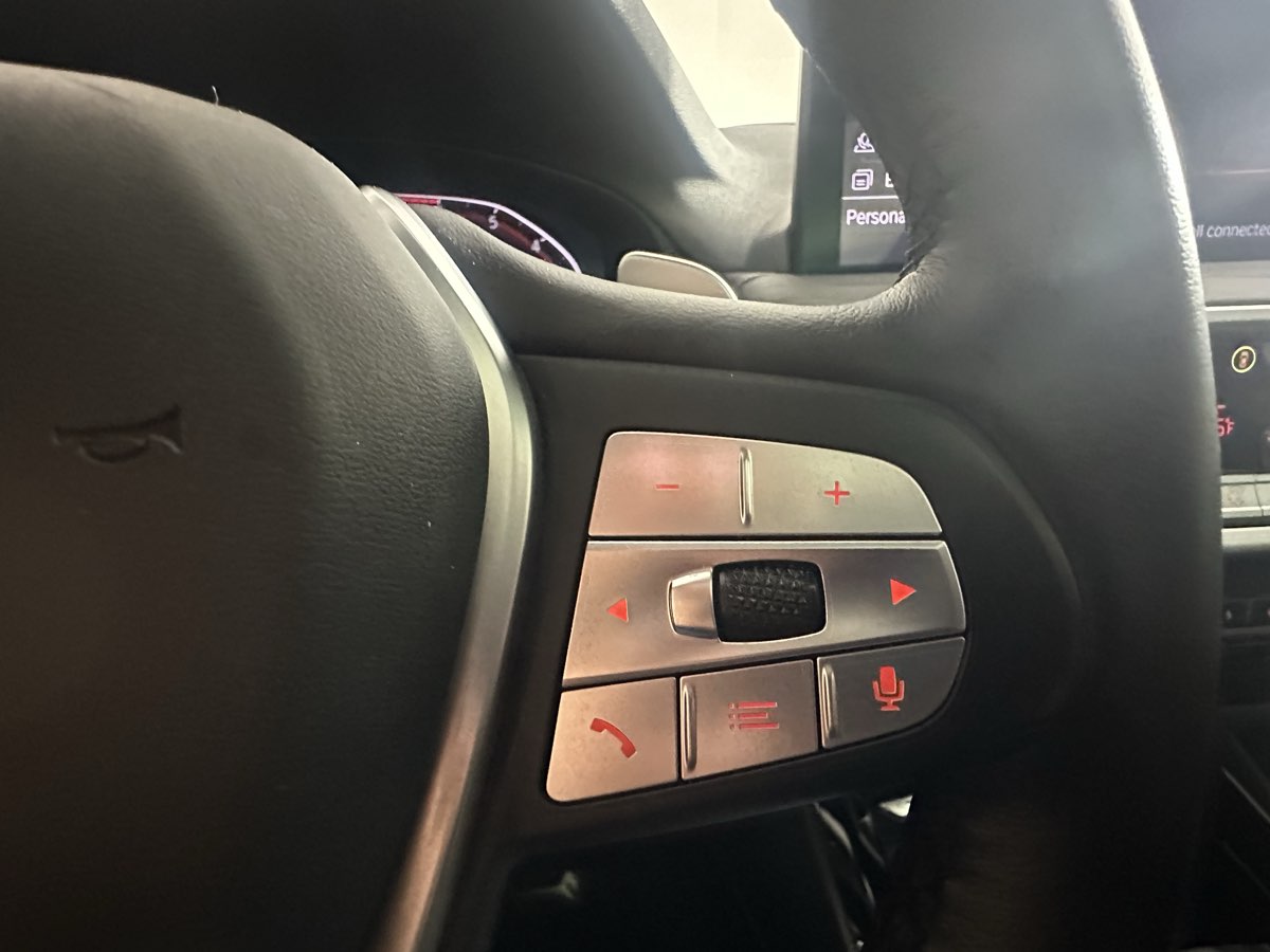 Vehicle image 34 of 49