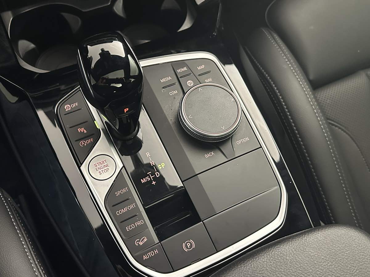 Vehicle image 41 of 49