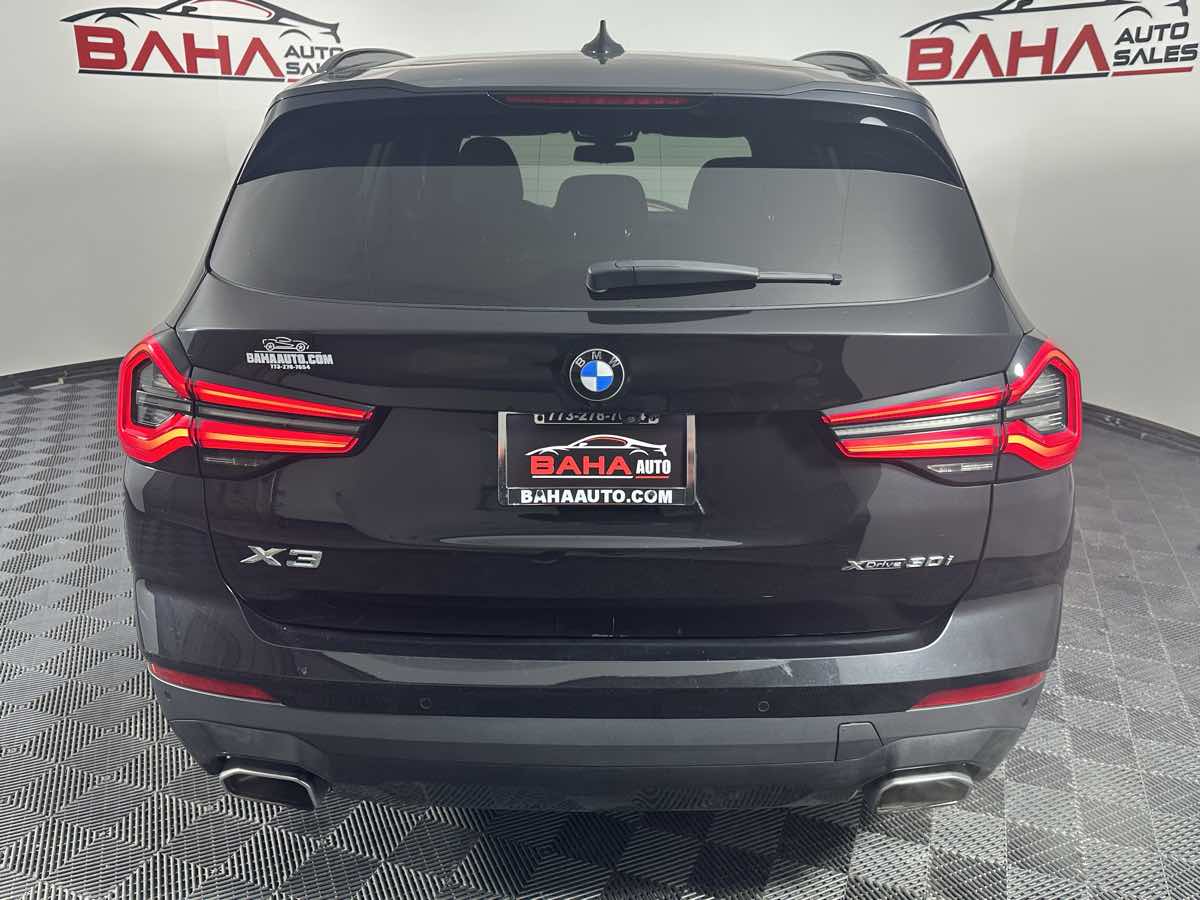 Vehicle image 11 of 49
