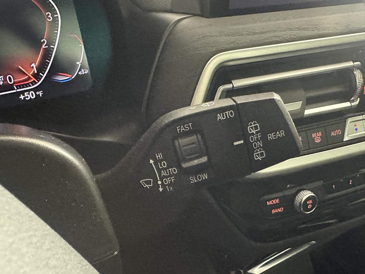 Vehicle image 36 of 49