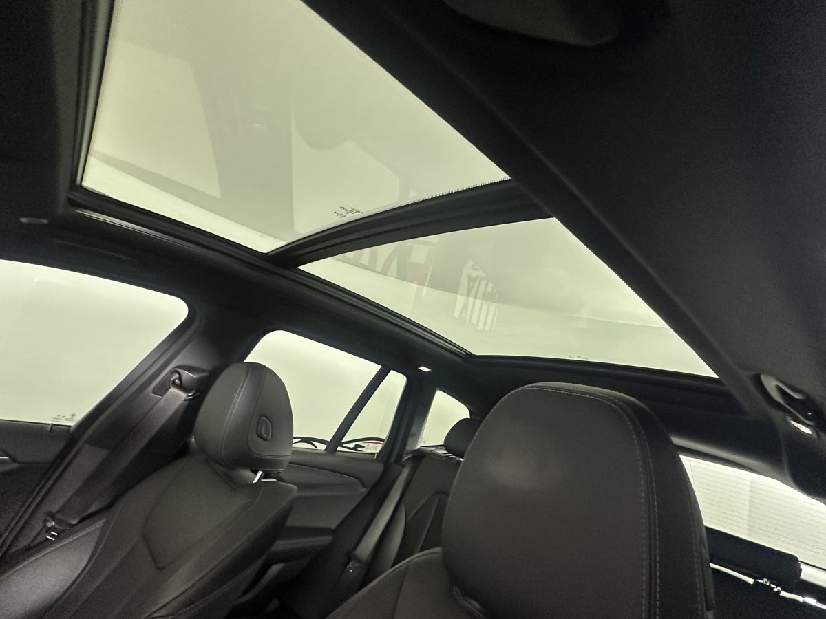 Vehicle image 23 of 49