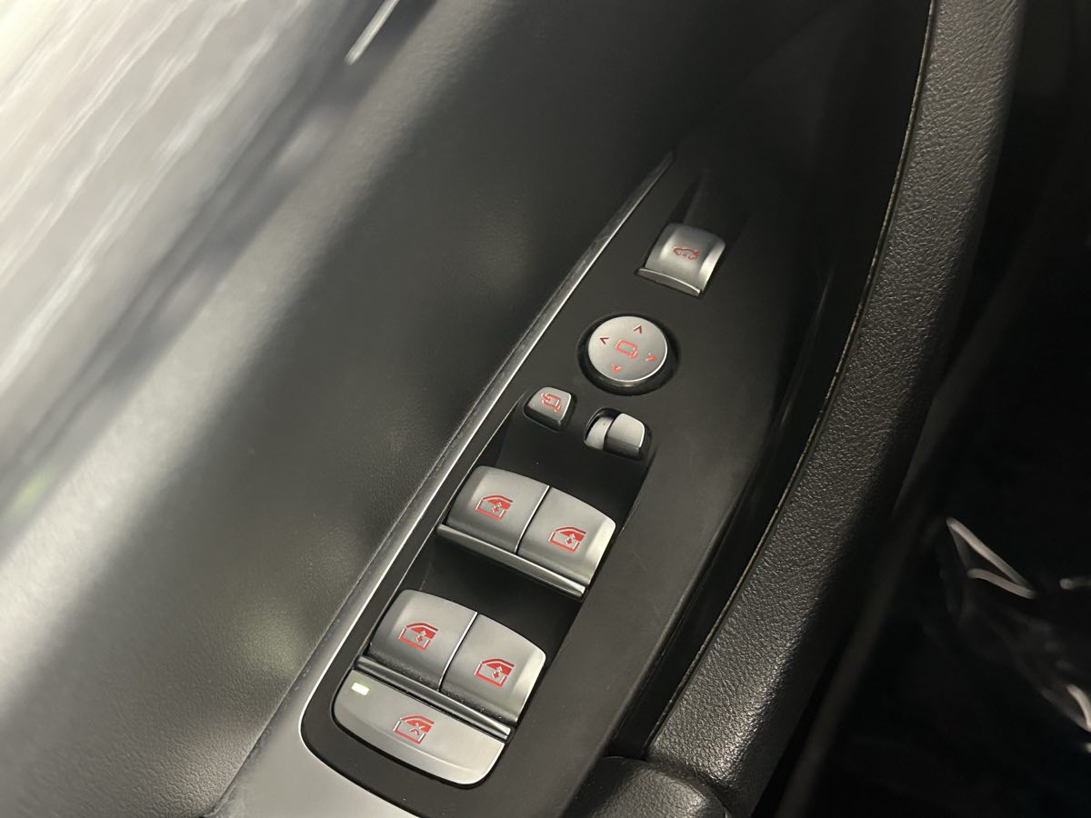 Vehicle image 46 of 49