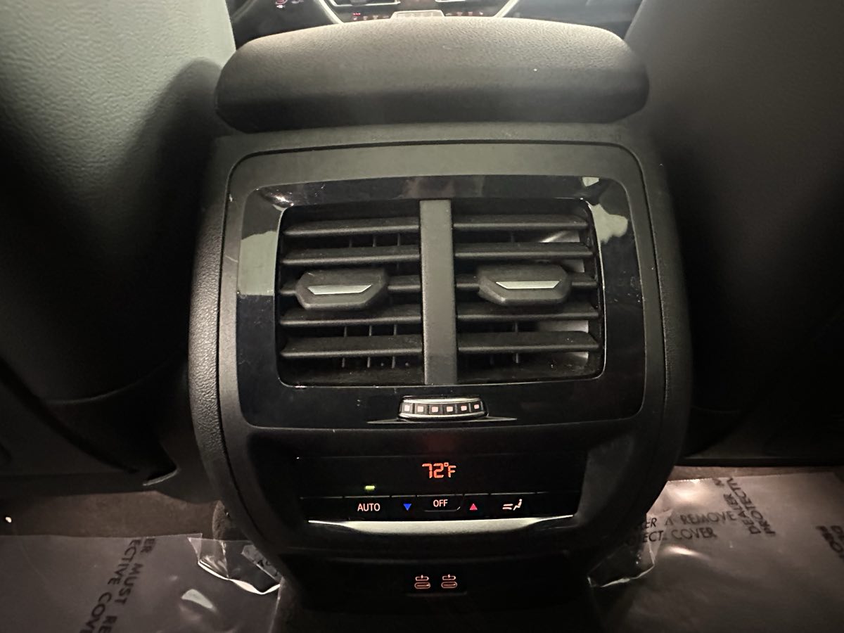 Vehicle image 30 of 49